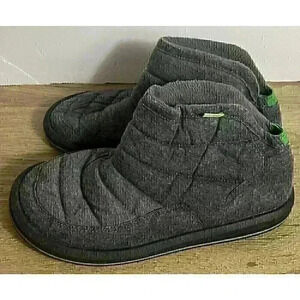 Sanuk Womens Size 9 Gray Puff and Chill Ankle Boots Slippers